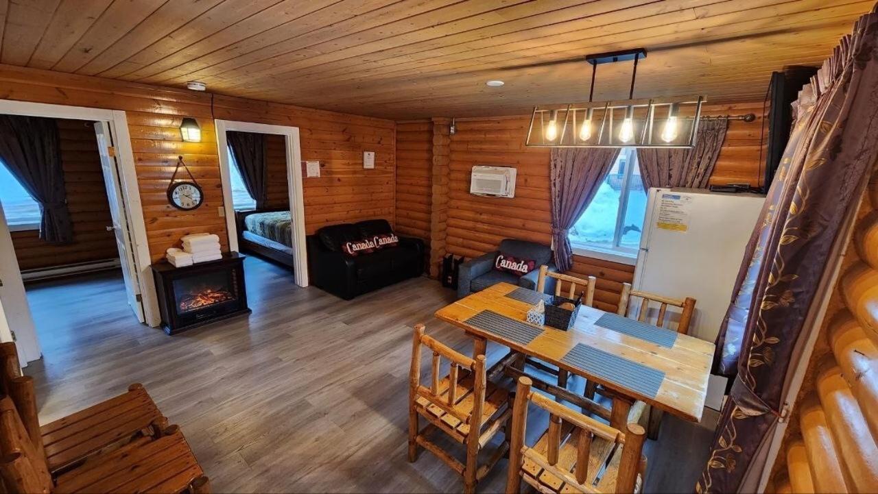 Mt. Alpine Lodge *